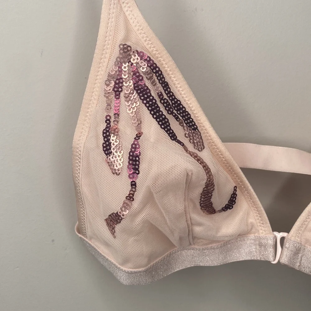 NWT Victoria’s Secret Sequin and Mesh Bralette - Picture 3 of 10